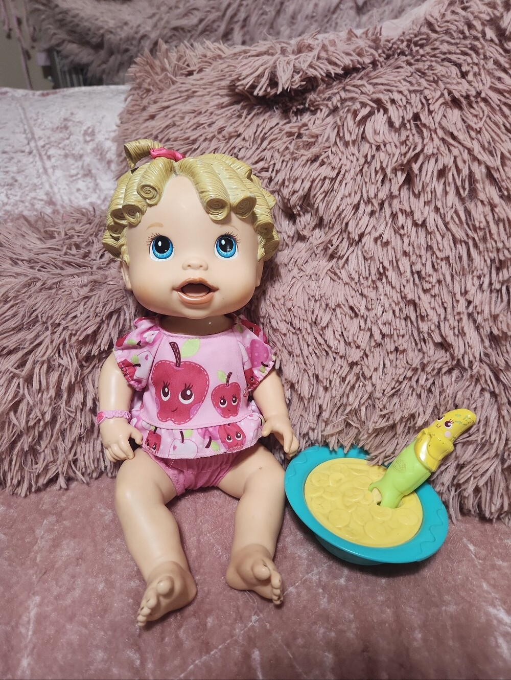 Hasbro Baby Alive "Baby All Gone" interactive talking doll from 2009